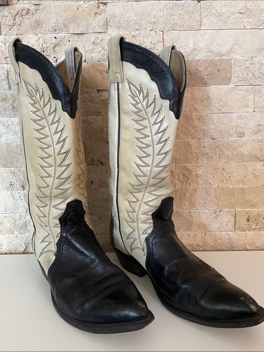 Classic Two-Tone Leather Cowboy Boots — Black & Cream
